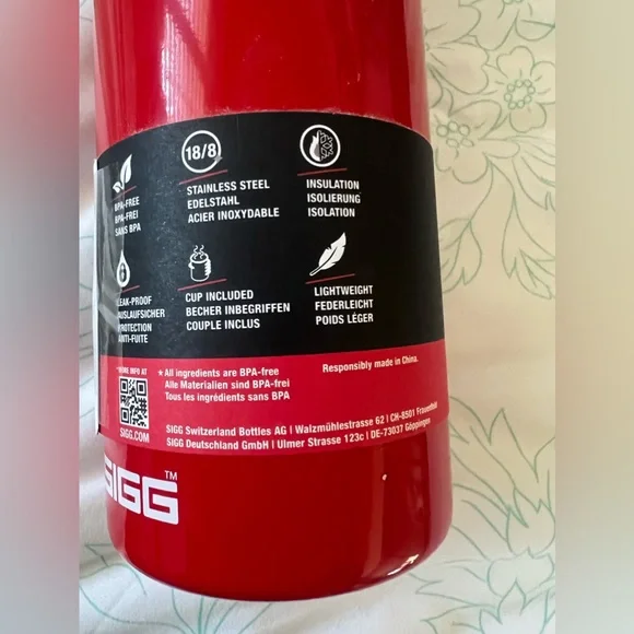 Supreme SIGG Vacuum Insulated 0.75L Bottle Red FW20 NEW